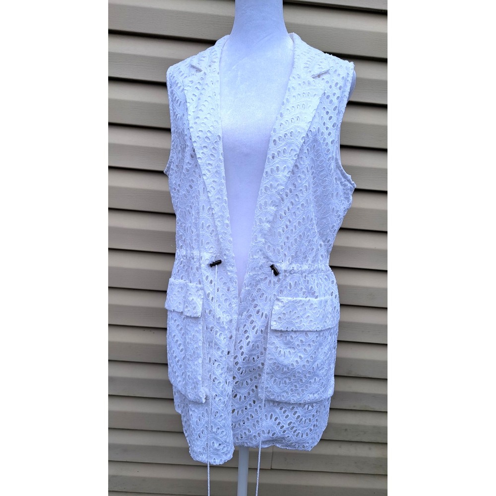 Simply Vera Wang Women's White Eyelet Embroidered Front Chiffon Back Vest Medium
